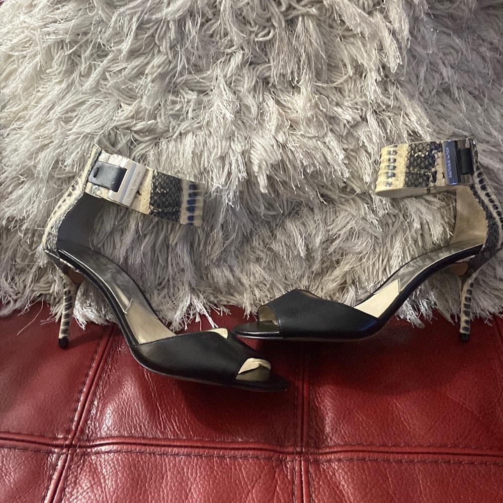 Michael kors leather heels shoe .used